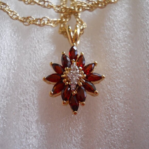 Joseph Cleary - Star Pendant Necklace  10-30 - Picture 2 of 3